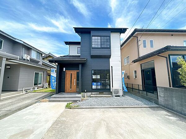 【リフォーム済み】カーポートを撤去し、並列3台駐車可能となりました。
