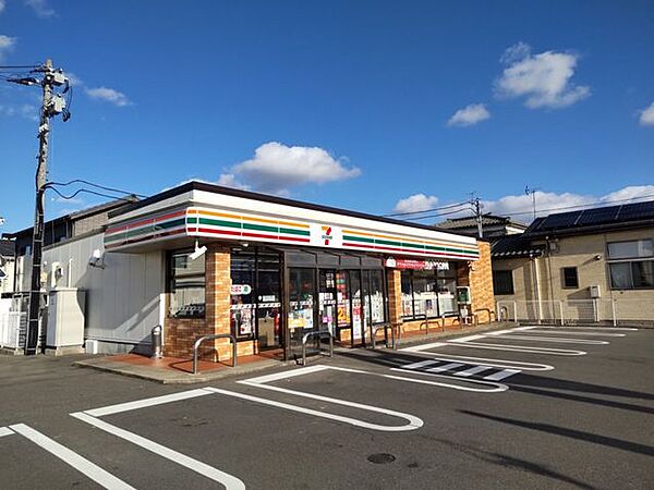セブン-イレブン 下越巻北店 セブンイレブン下越巻北店様まで約450mです。急な買い物にも便利な距離ですね。