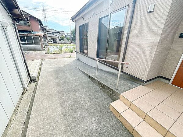 玄関の外観です。