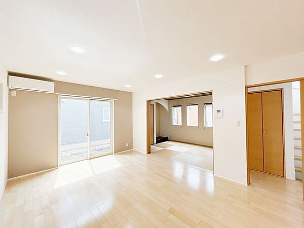 【リフォーム済】リビングと和室は開口したままでも開放感があって良いですね。