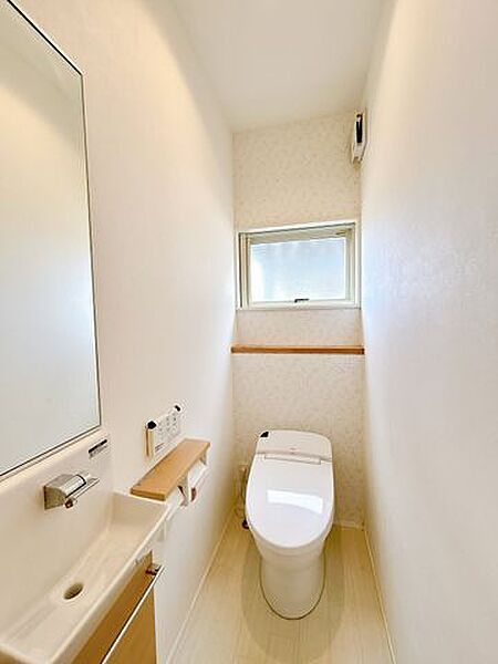 【リフォーム中】一階トイレは新品交換いたします。床はクッションフロア貼り替えを行います。