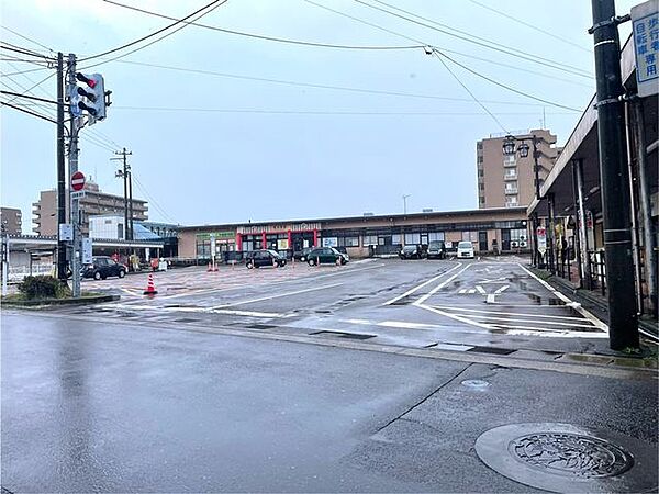 東三条駅(JR東日本 信越本線) 徒歩22分。 1740m
