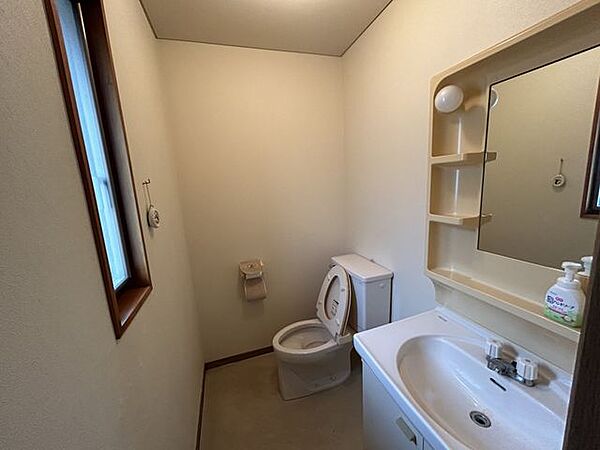 二階のトイレです。