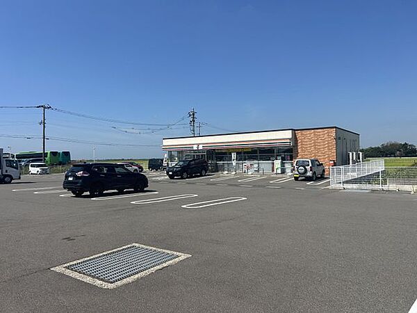 セブンイレブン様まで約300ｍ　徒歩4分