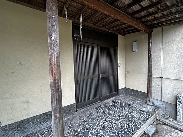 玄関の外観です。