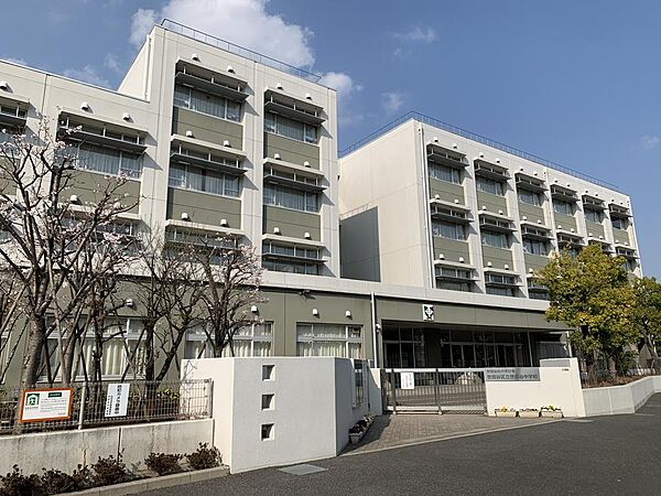 区立世田谷中学校　徒歩5分