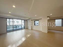 Ｈ＆Ｍ南青山　ＥＡＳＴ 2階1LDKのリビング/ダイニング