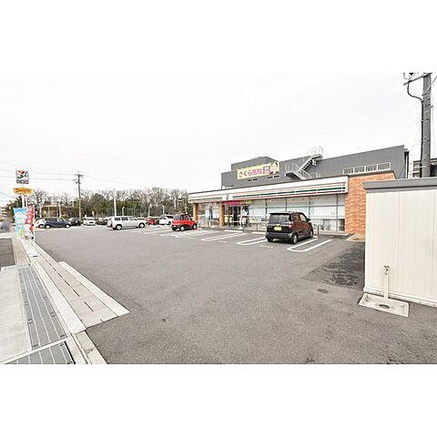 コンビニ「セブンイレブン名古屋鳴子町3丁目店まで650ｍ」