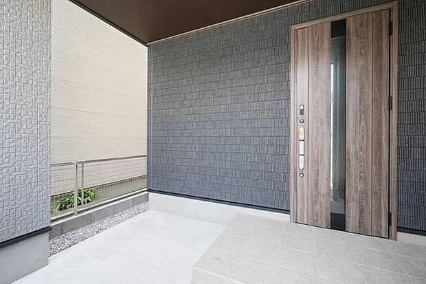 オシャレなエントランスでお客様をお迎えできます。