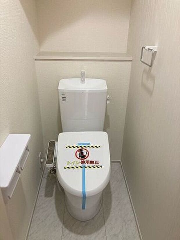 節水省エネ仕様の暖房便座付きシャワートイレ。
