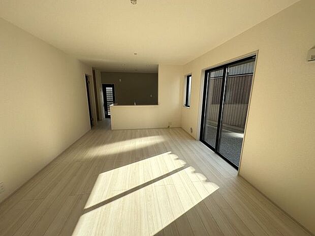 24時間換気システムでクリーンな空気をお部屋に取り込みます。結露が発生しにくく、カビ予防にも適しています。梅雨の時期も快適です。