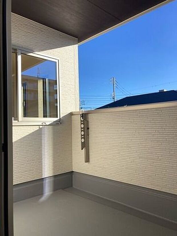 バルコニーは2か所あります。どちらも採光に優れた南向きです。