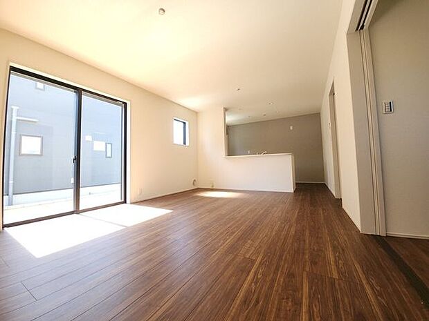 24時間換気システムでクリーンな空気をお部屋に取り込みます。結露が発生しにくく、カビ予防にも適しています。梅雨の時期も快適です。（同社施工例）