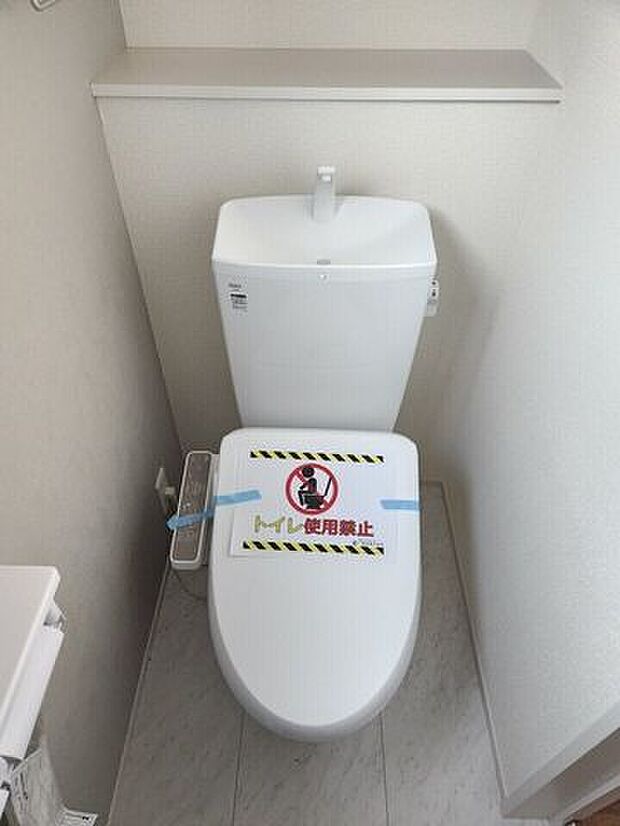 節水省エネ仕様の暖房便座付きシャワートイレ（同社施工例）