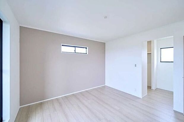 窓は遮熱断熱の複層ガラスを使用。断熱性能に優れ、夏の暑さや冬の寒さをやわらげます。