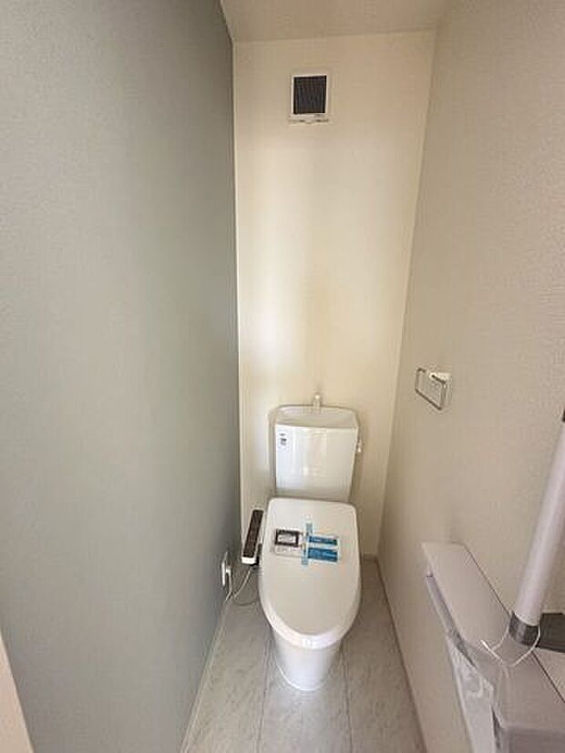節水省エネ仕様の暖房便座付きシャワートイレ(同社施工例)