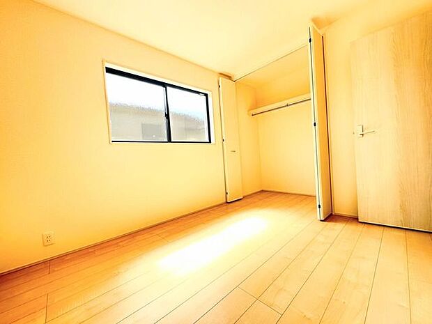 すべての洋室には、たっぷり収納できるクローゼットが設置してあります。(同社施工例)