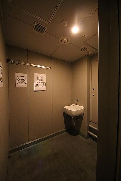 365日24時間いつでもゴミ出し可能なゴミステーションが各フロアに設置されており忙しい日々のゴミ出しの手間を解消します♪