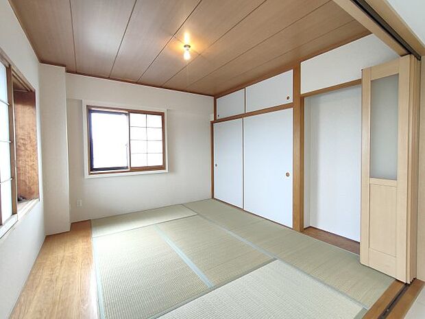 ・和室　6帖　寝室や来客対応、お子様の遊ぶスペースとして活躍できる和室です。