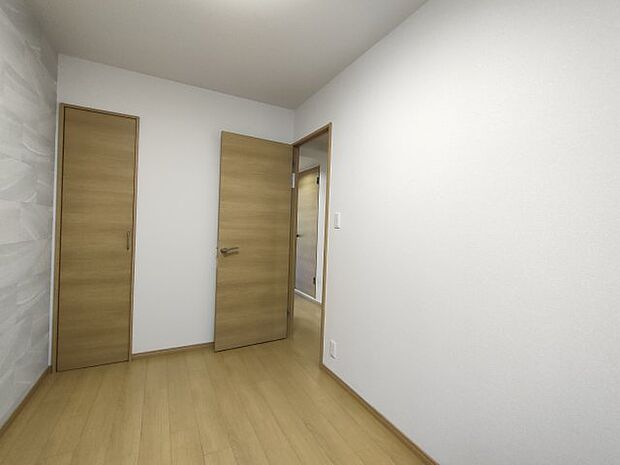 ・bedroom　4.5J　全てのお部屋に収納を備え、空間を広くお使いいただけます。
