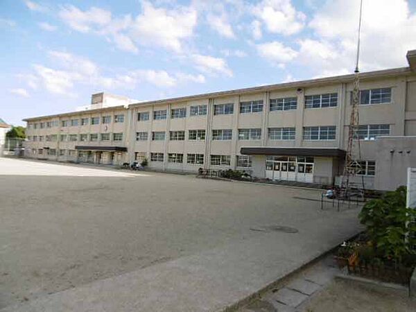 松阪市立第二小学校（629m）