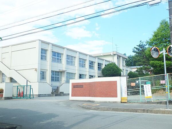 画像4:松阪市立山室山小学校（826m）