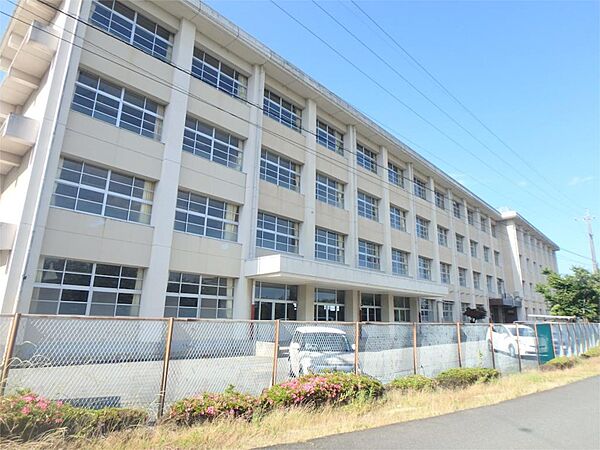 画像17:松阪市立西中学校（2040m）