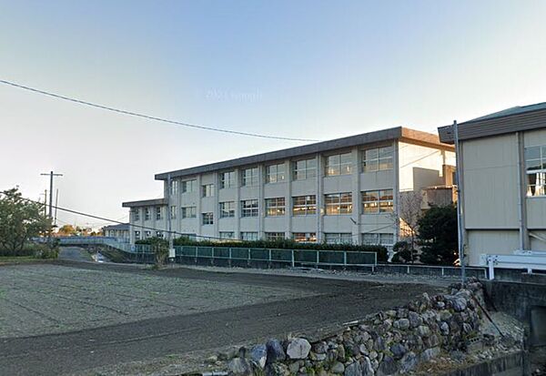 画像18:松阪市立伊勢寺小学校（1763m）
