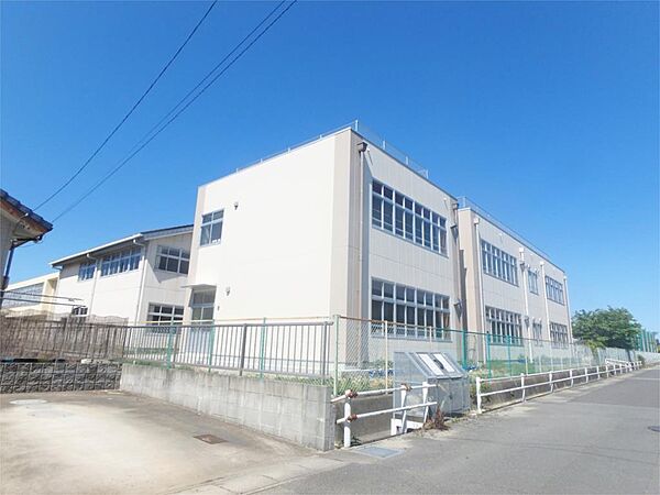 画像16:松阪市立天白小学校（594m）