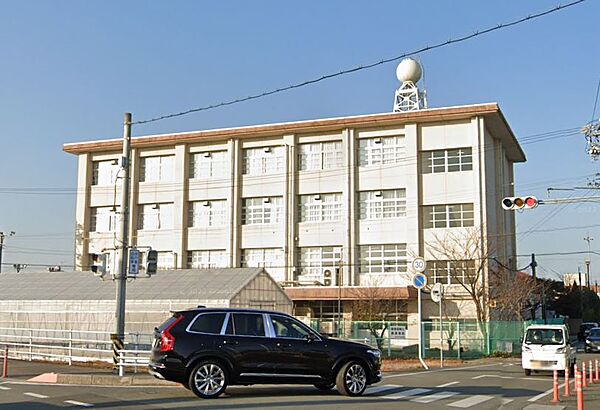 松阪市立てい水小学校（237m）