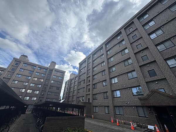 apartment 北海道札幌市中央区大通西18丁目1-14 藪商事BLDG3階