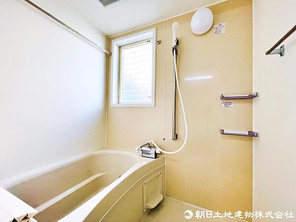 【浴室】リフォーム済みです。ご入居時から気持ちよくお使いいただけます。