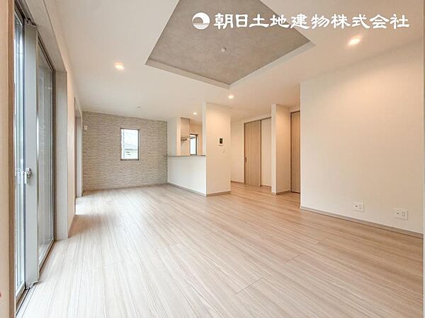 【リビング】家族との時間、自分の時間を大切にできる空間はここにあります。ご家族だんらんの時間をどうぞ！