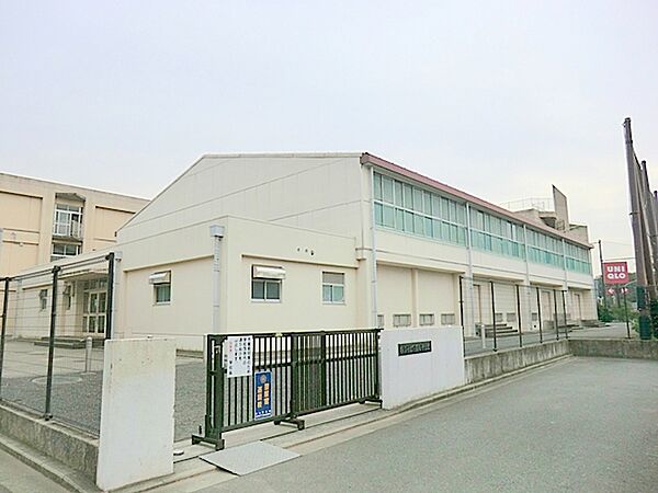 横浜市立下瀬谷中学校　約720ｍ