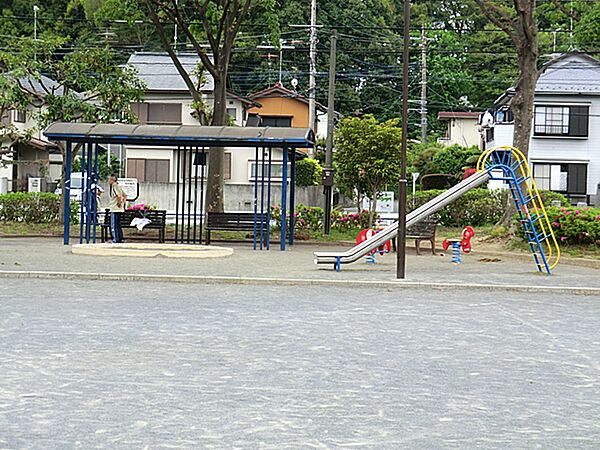 下瀬谷第一公園　約380ｍ