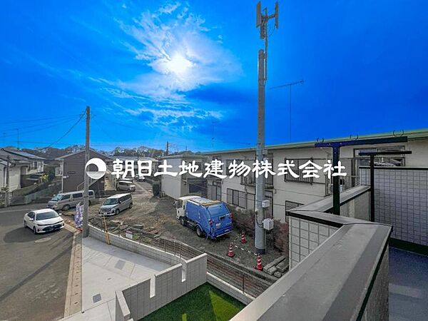 【バルコニー】太陽の光と爽やかな風を受けられるバルコニーです。太陽の匂いを感じられそうです！