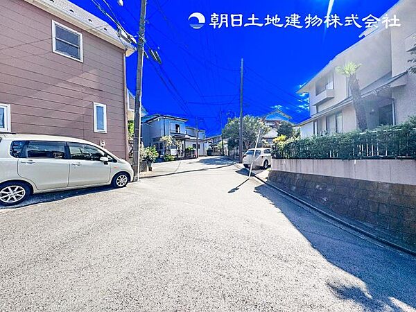 【外観】低層の一戸建を中心とした街並が続き周辺は陽当り良好！採光や開放性に恵まれた住環境となります！