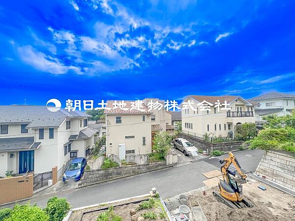 【バルコニー】思わず大きく深呼吸したくなるルーフバルコニー！空が青く、近く、広く感じる事が出来ます。