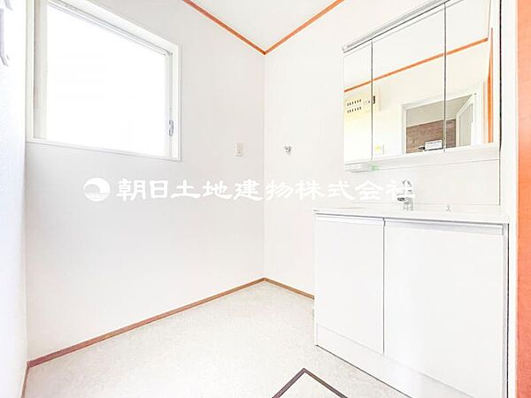 【洗面・脱衣所】使用頻度の高い場所だからこそ便利な空間に。多人数での使用も考えた便利な空間です