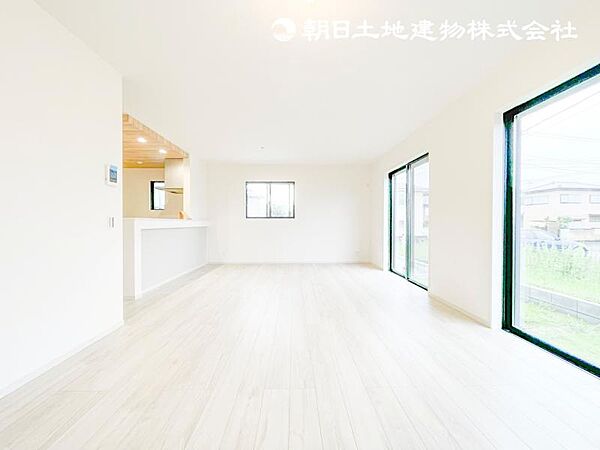 リビング/ダイニングを拡大表示