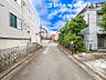 その他：【外観】道路面との高低差もなく落ち着いて車庫入れ可能です！！前面道路の幅員もしっかりあります。