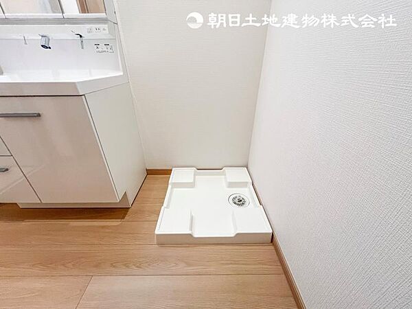 【洗面台】小物類スッキリ収納可能で機能性も兼備えております。