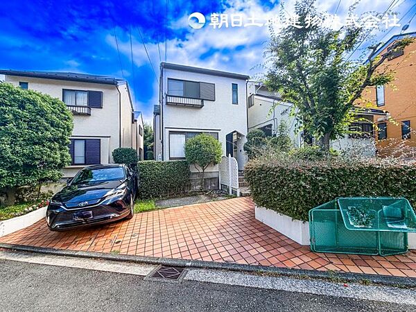 【外観】低層の一戸建を中心とした街並が続き周辺は陽当り良好！