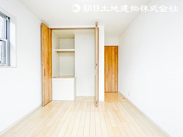 【洋室】穏やかな寛ぎを届ける上質仕様のゆとりある主寝室です！心豊かにできるプライベート空間となります