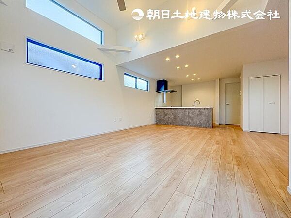 【リビング】みんながいるLDKを感じると広い家にして良かった！と思うことでしょう。