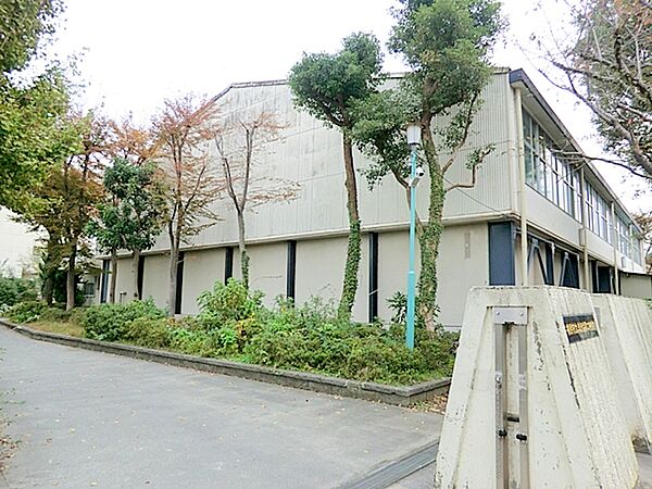 横浜市立洋光台第二中学校　約220ｍ