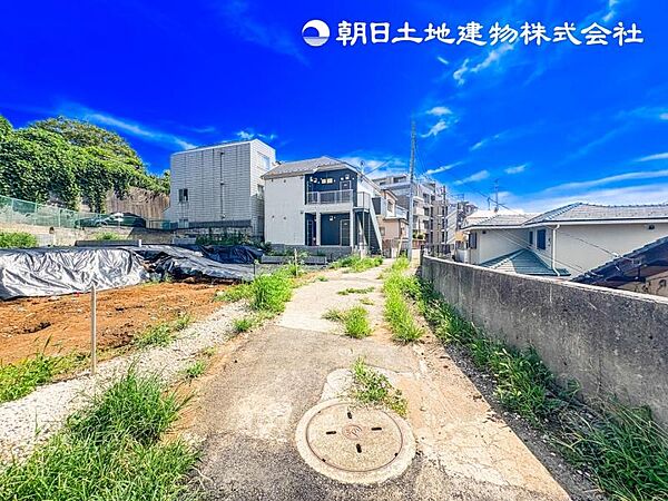 【外観】低層の一戸建を中心とした街並が続き周辺は陽当り良好！採光や開放性に恵まれた住環境となります！