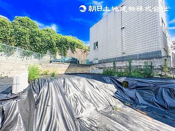 【外観】周辺にもきれいな家が立ち並びきれいで静かな住宅地です。清潔感のあるデザインにしました！