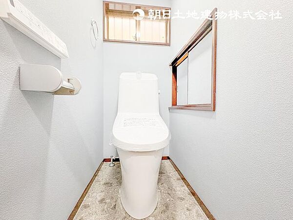 【トイレ】 便器は節水、ウォシュレットはお掃除ラクラク