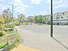 周辺：下倉田小松ケ丘公園　約1100ｍ　元気に走り回って遊ぶことのできる広いスペースのある公園
